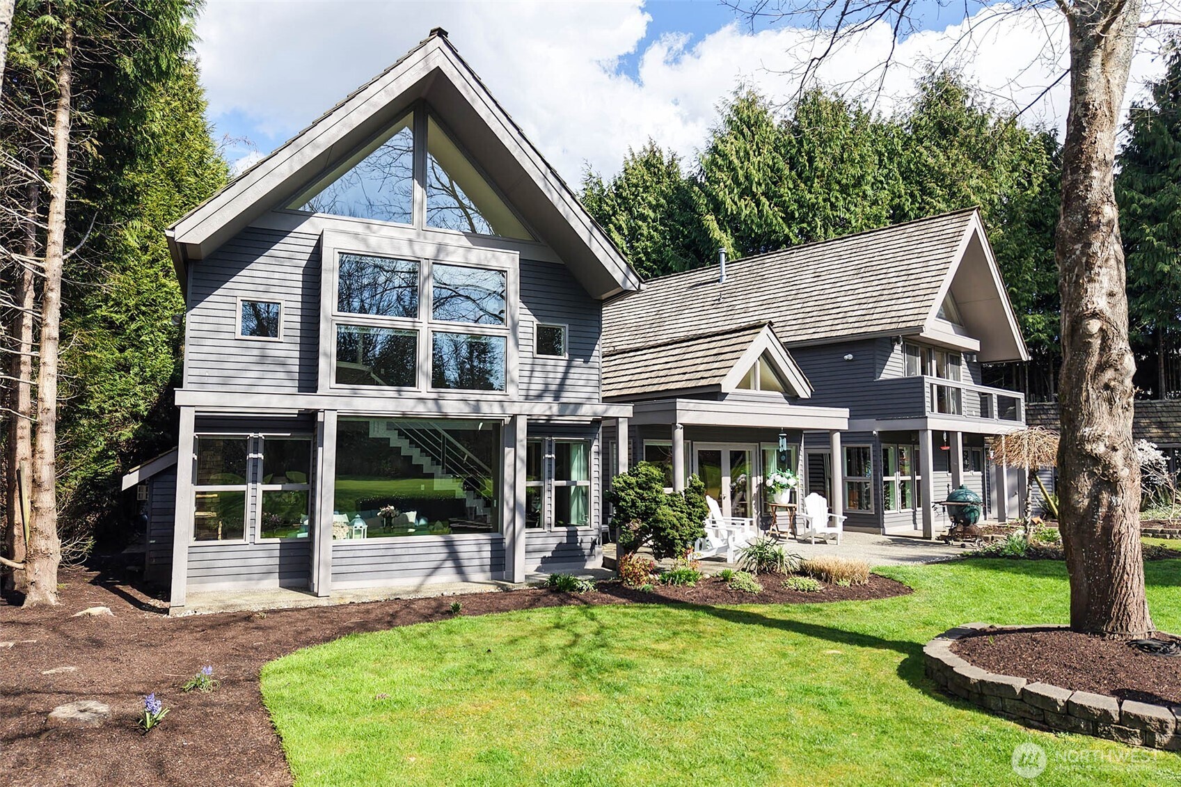 8777 Goshawk Road , Blaine, WA 98230