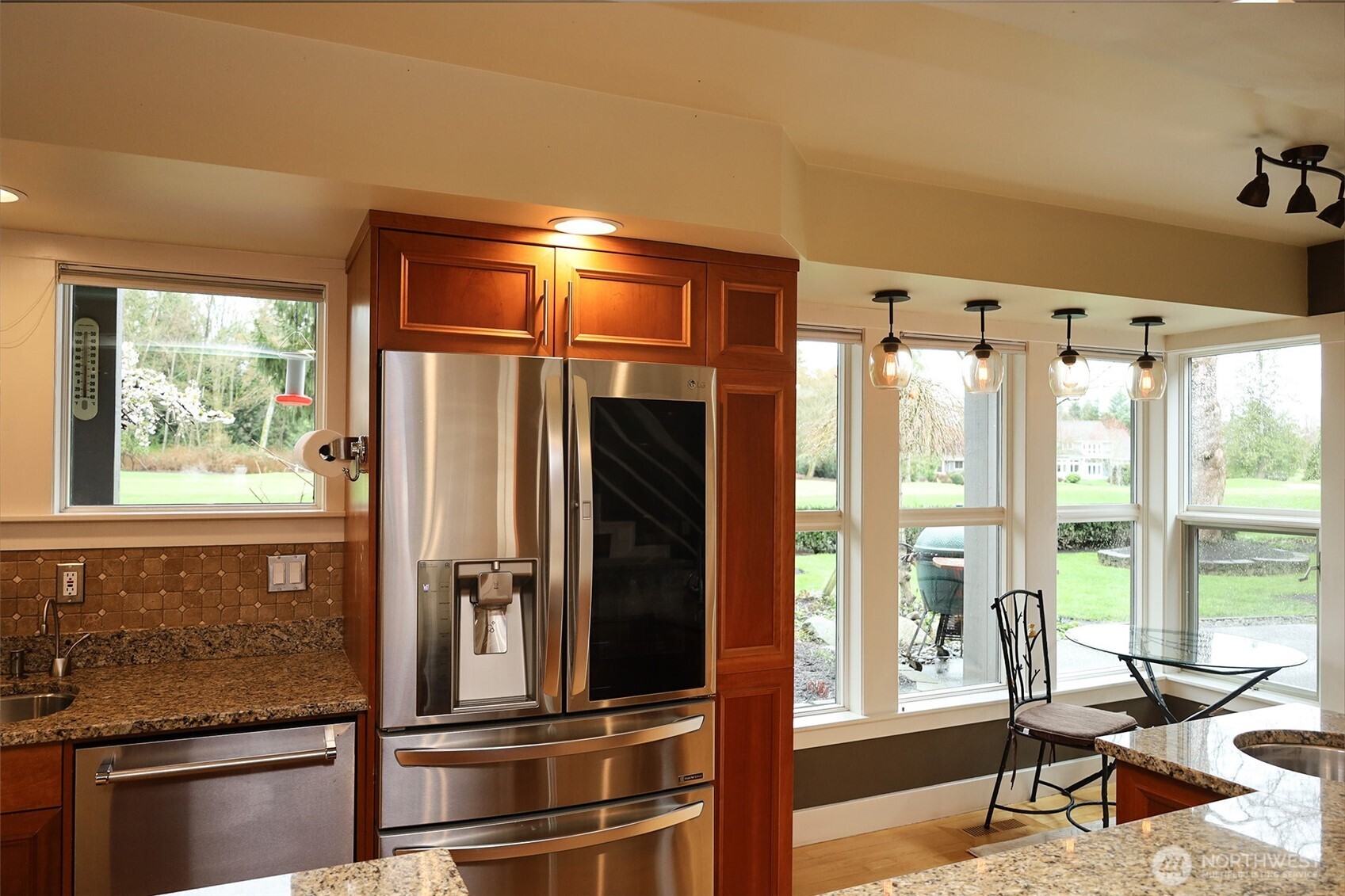 8777 Goshawk Road , Blaine, WA 98230