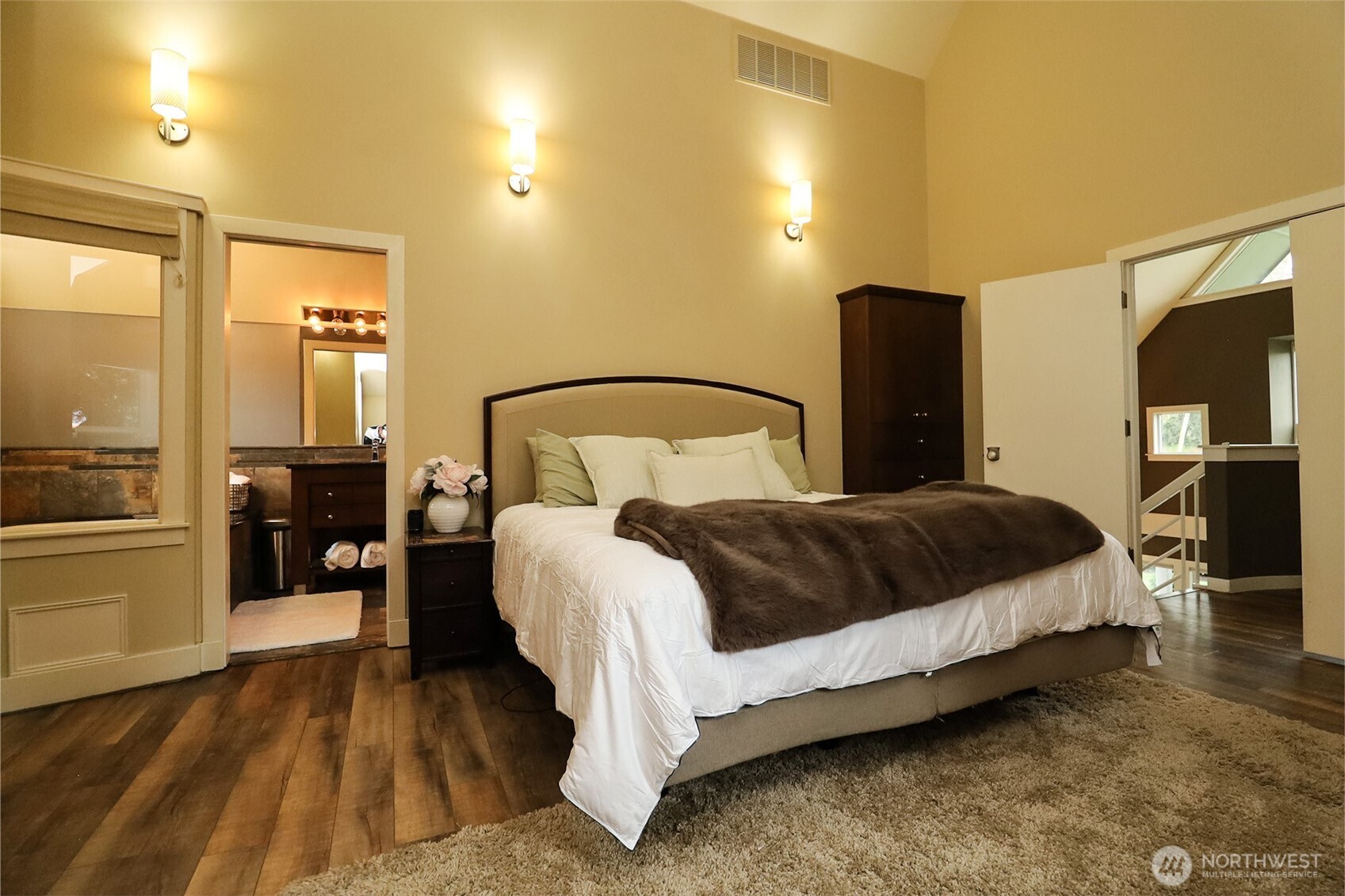 8777 Goshawk Road , Blaine, WA 98230