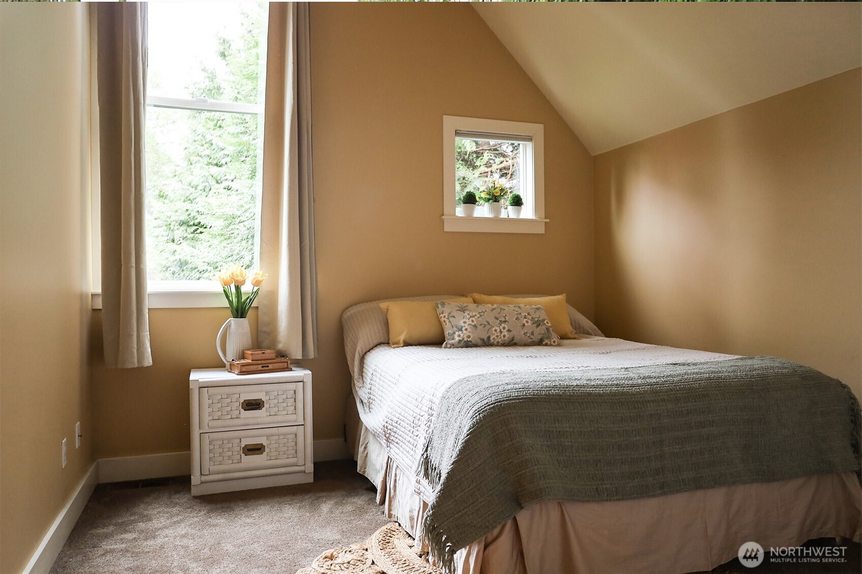 8777 Goshawk Road , Blaine, WA 98230