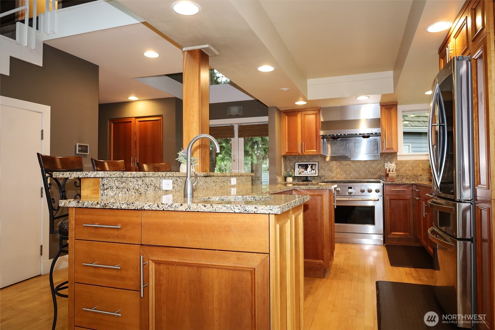 8777 Goshawk Road , Blaine, WA 98230