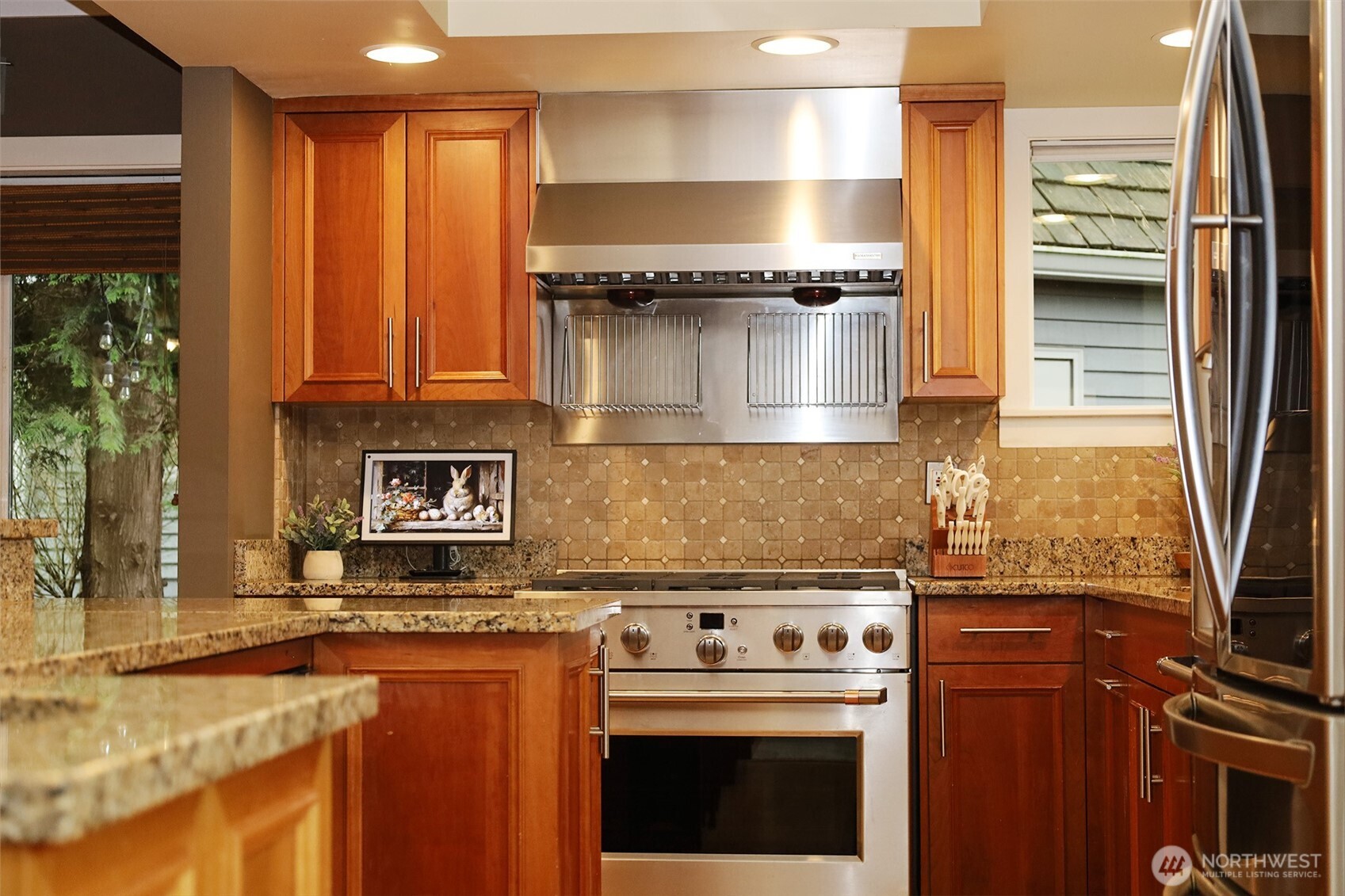 8777 Goshawk Road , Blaine, WA 98230