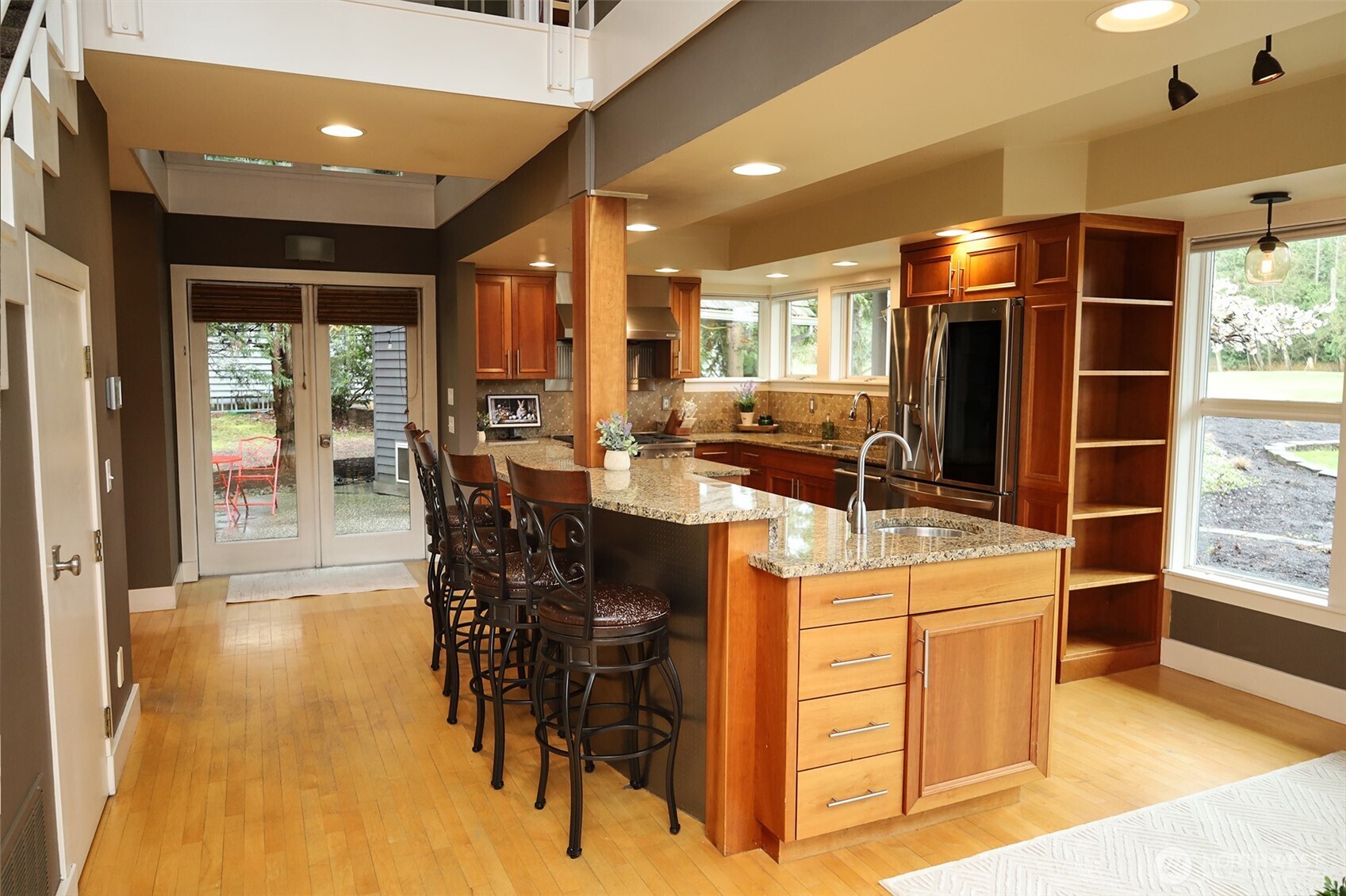 8777 Goshawk Road , Blaine, WA 98230