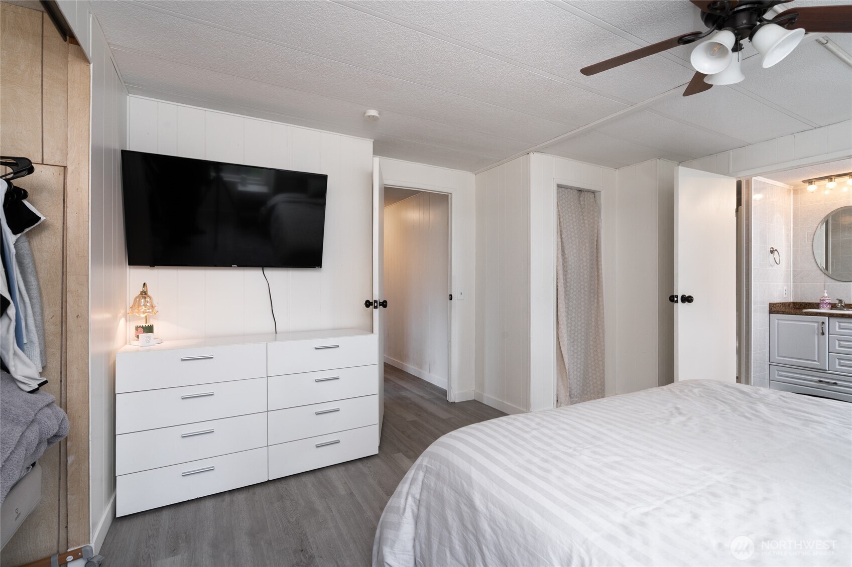 4540 Monkey Hill Road , Oak Harbor, WA 98277