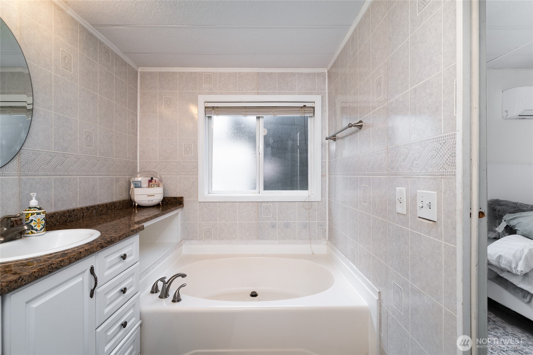 4540 Monkey Hill Road , Oak Harbor, WA 98277