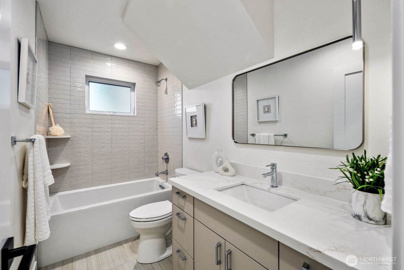 1004 N 48th Street #C, Seattle, WA 98103