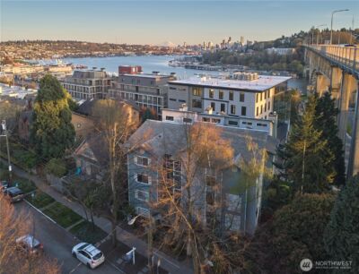 909 N 35TH Street #402, Seattle, WA 98103-8863