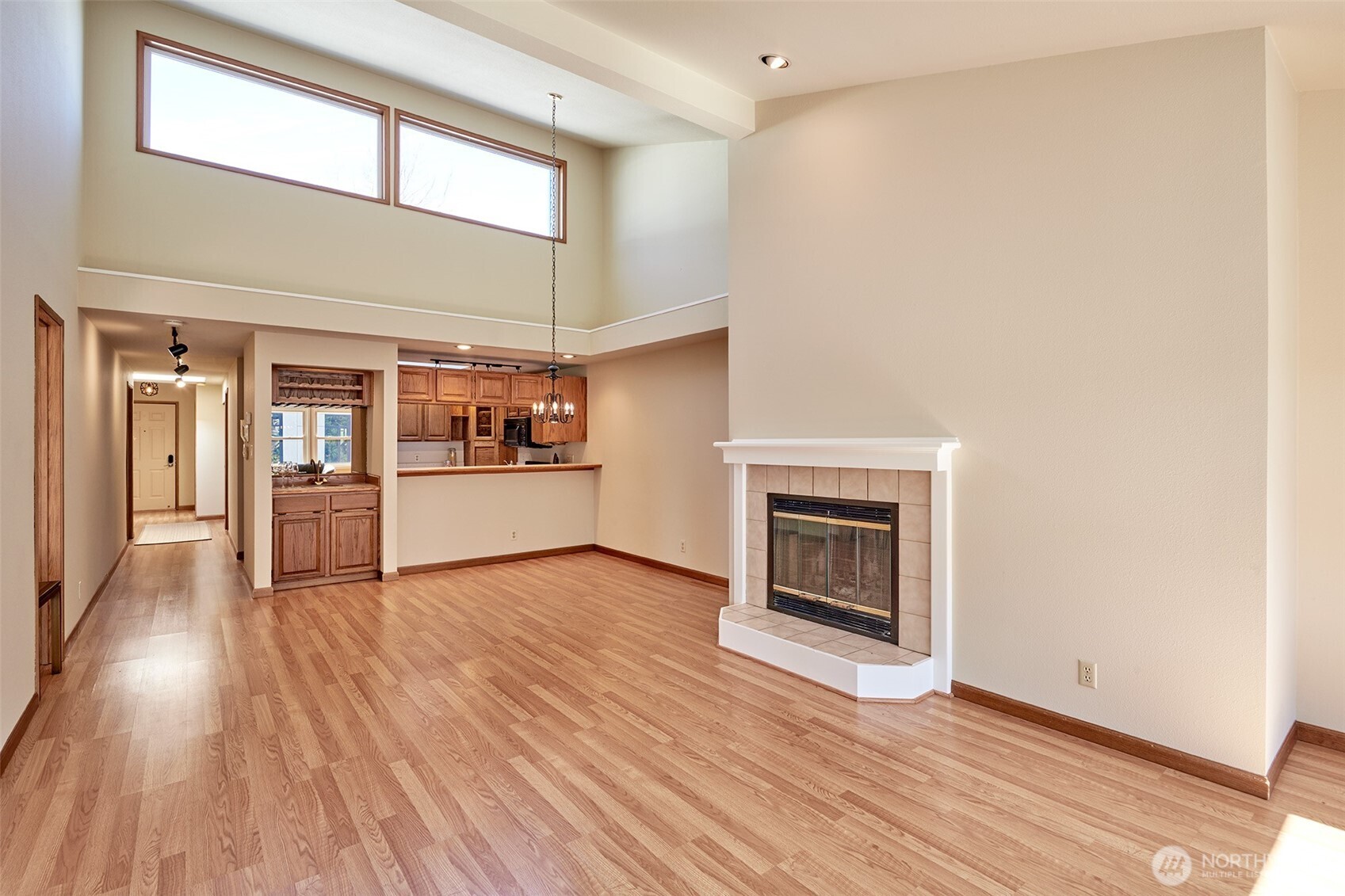 909 N 35TH Street #402, Seattle, WA 98103-8863