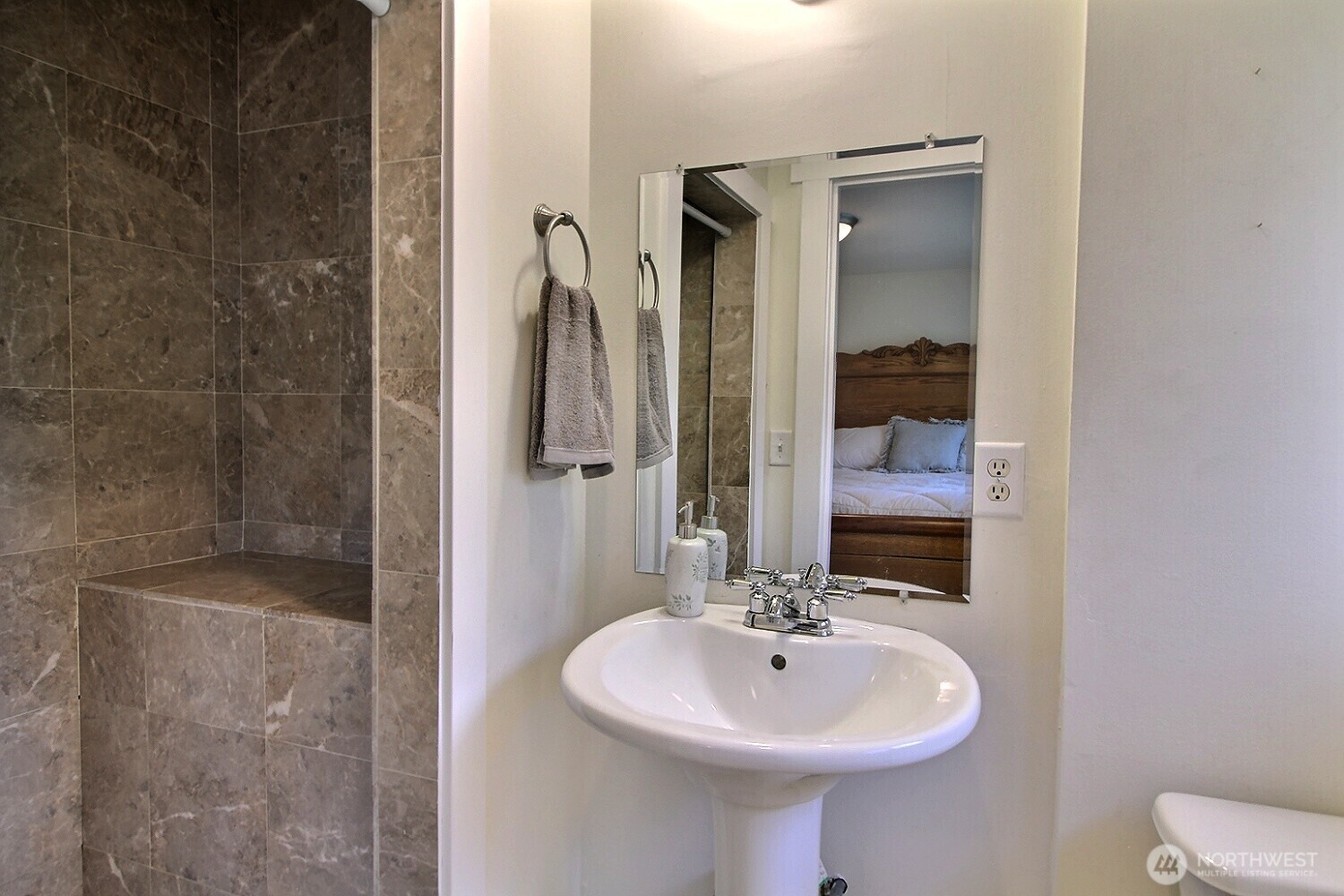 6024 S 127th Place , Seattle, WA 98178