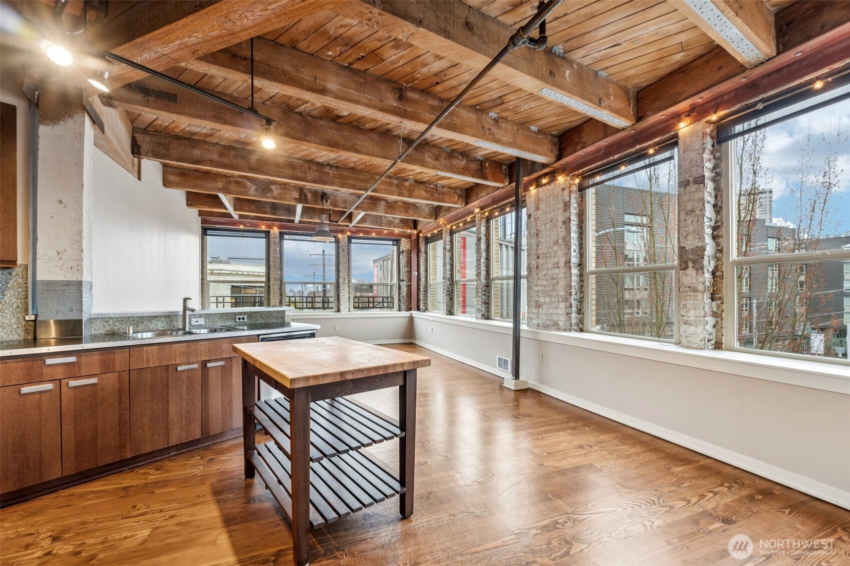 1408 12th Avenue #201, Seattle, WA 98122