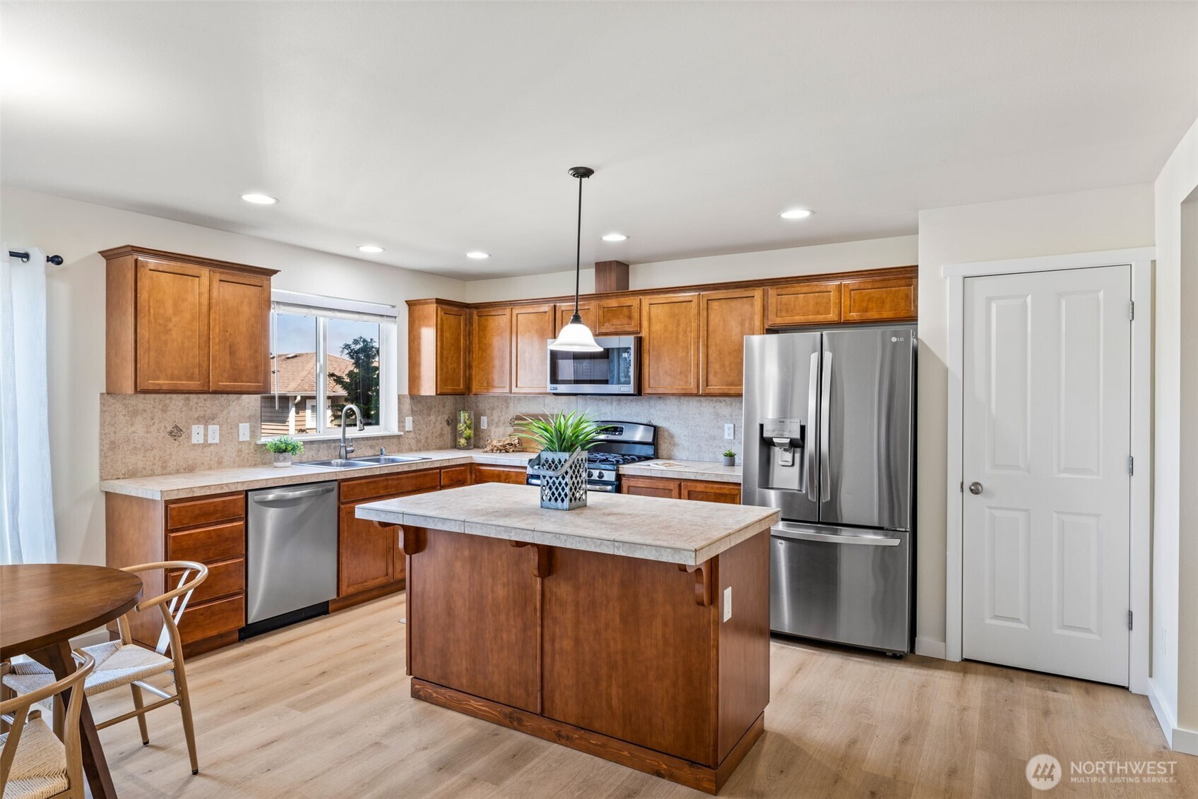 15623 44th Place W #Unit B, Lynnwood, WA 98087