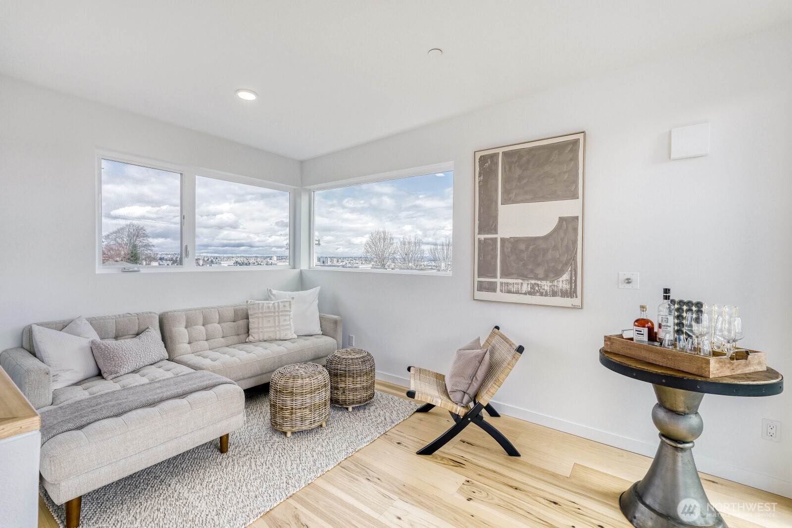 517 Howe Street #B, Seattle, WA 98109