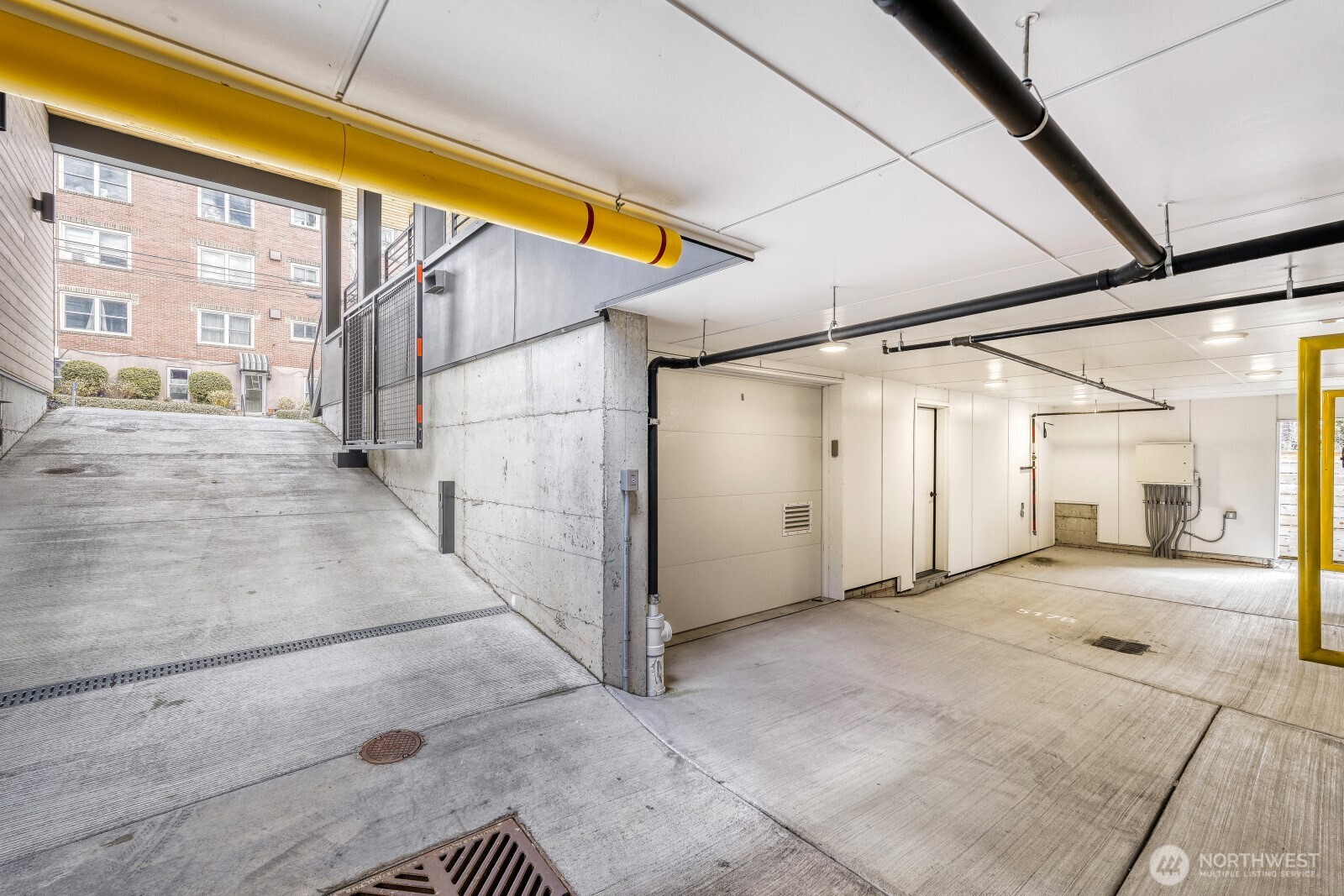 517 Howe Street #B, Seattle, WA 98109