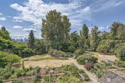 517 Howe Street #B, Seattle, WA 98109 - Photo 31