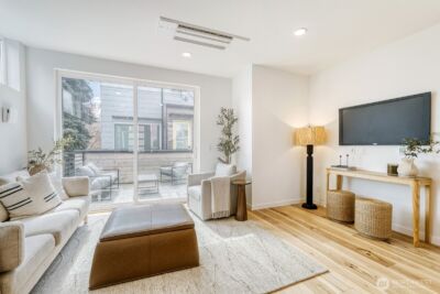 517 Howe Street #B, Seattle, WA 98109 - Photo 9