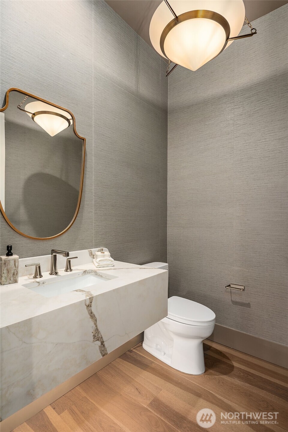 822 91st Avenue NE, Bellevue, WA 98004