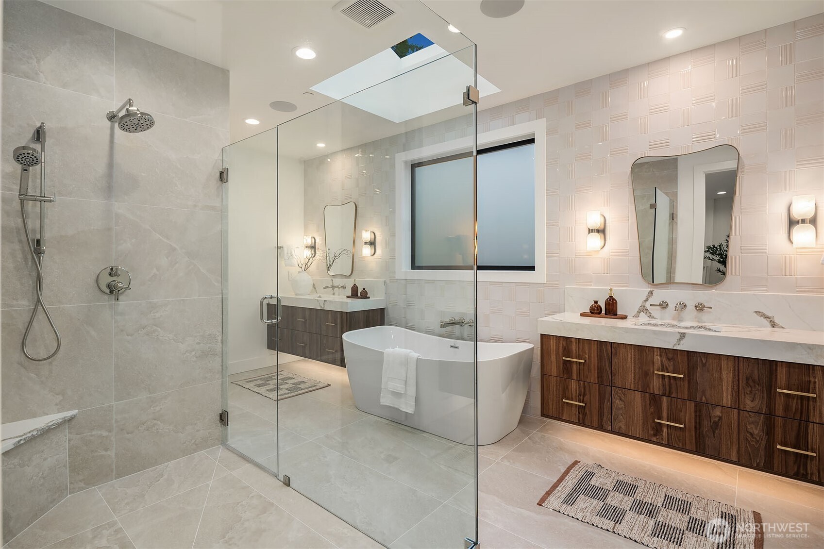 822 91st Avenue NE, Bellevue, WA 98004