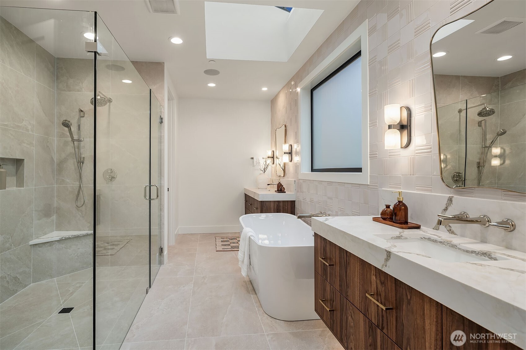 822 91st Avenue NE, Bellevue, WA 98004