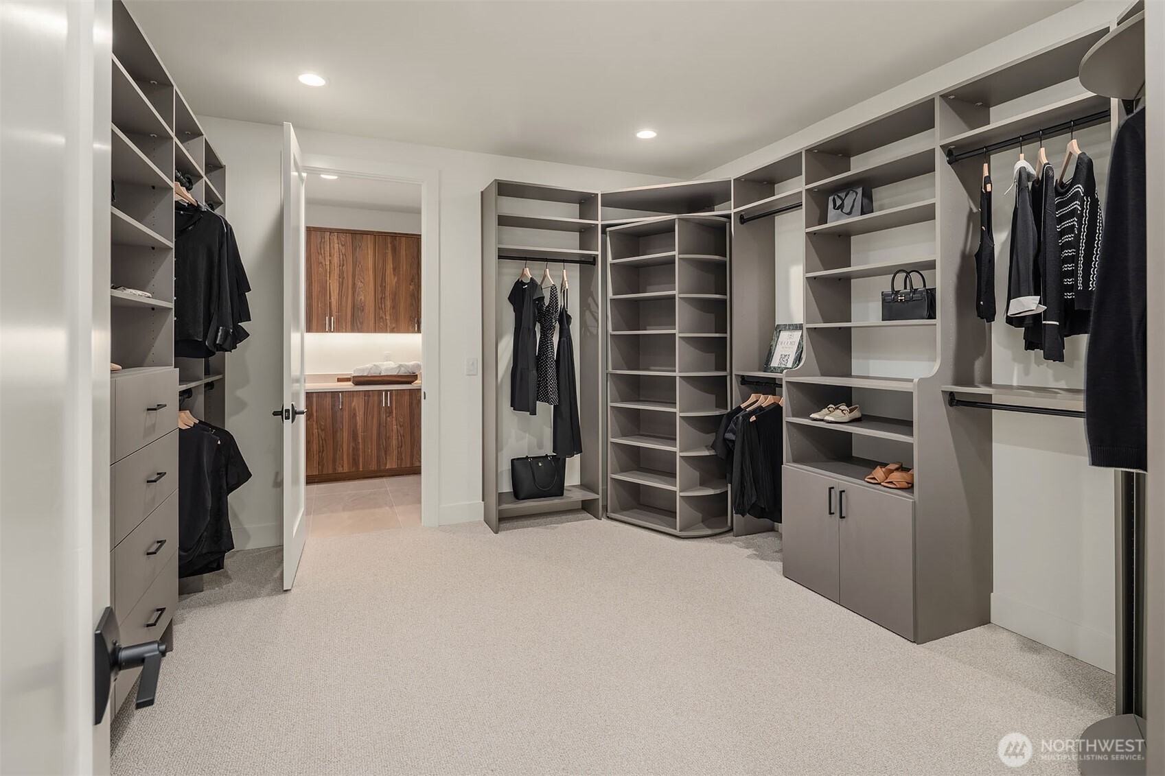 822 91st Avenue NE, Bellevue, WA 98004