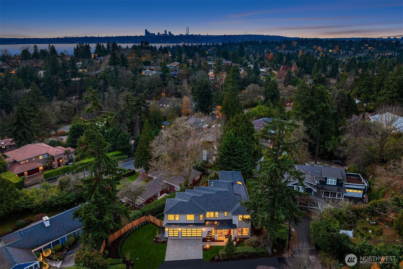 822 91st Avenue NE, Bellevue, WA 98004