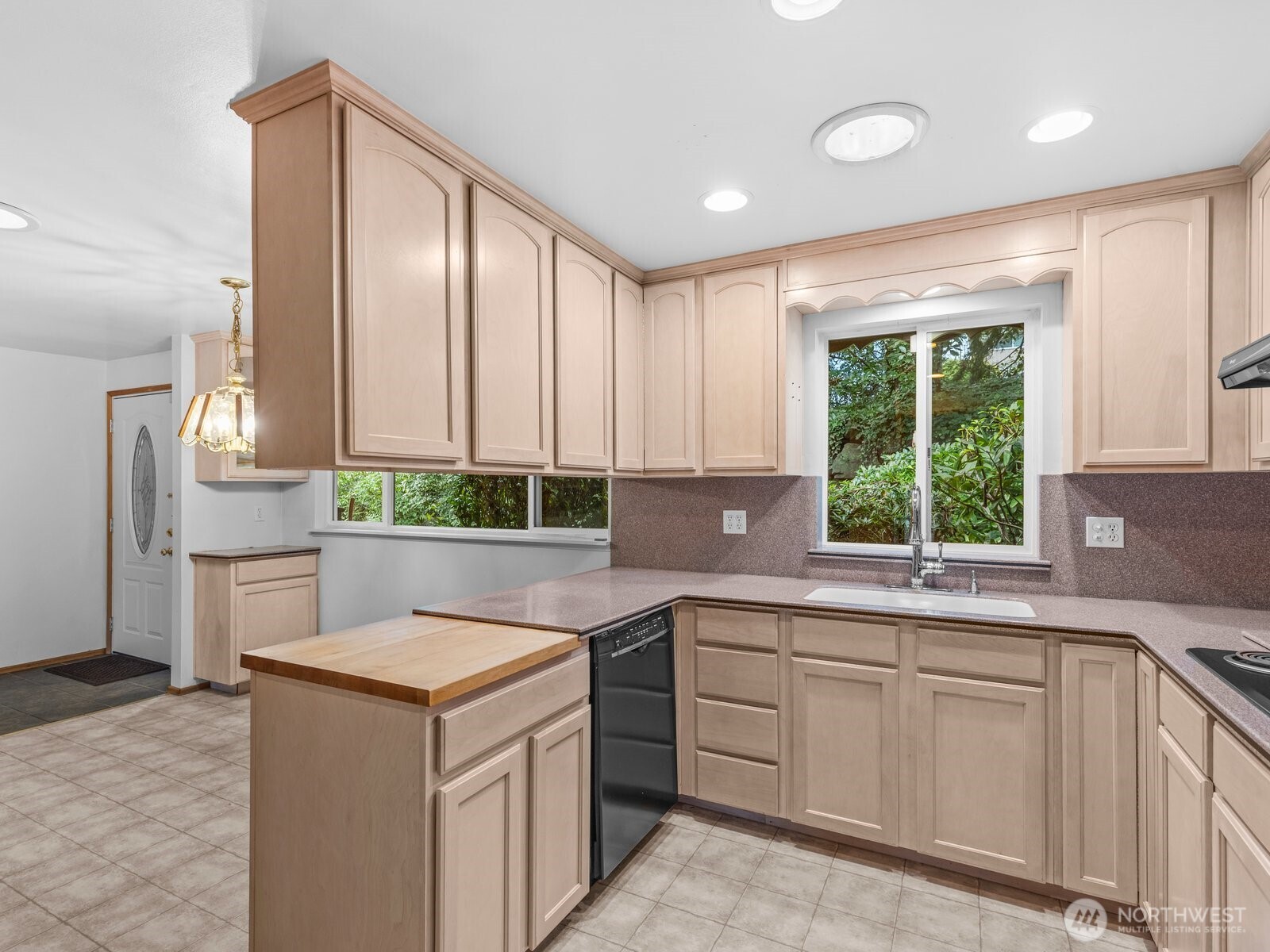 23406 94th Avenue W, Edmonds, WA 98020