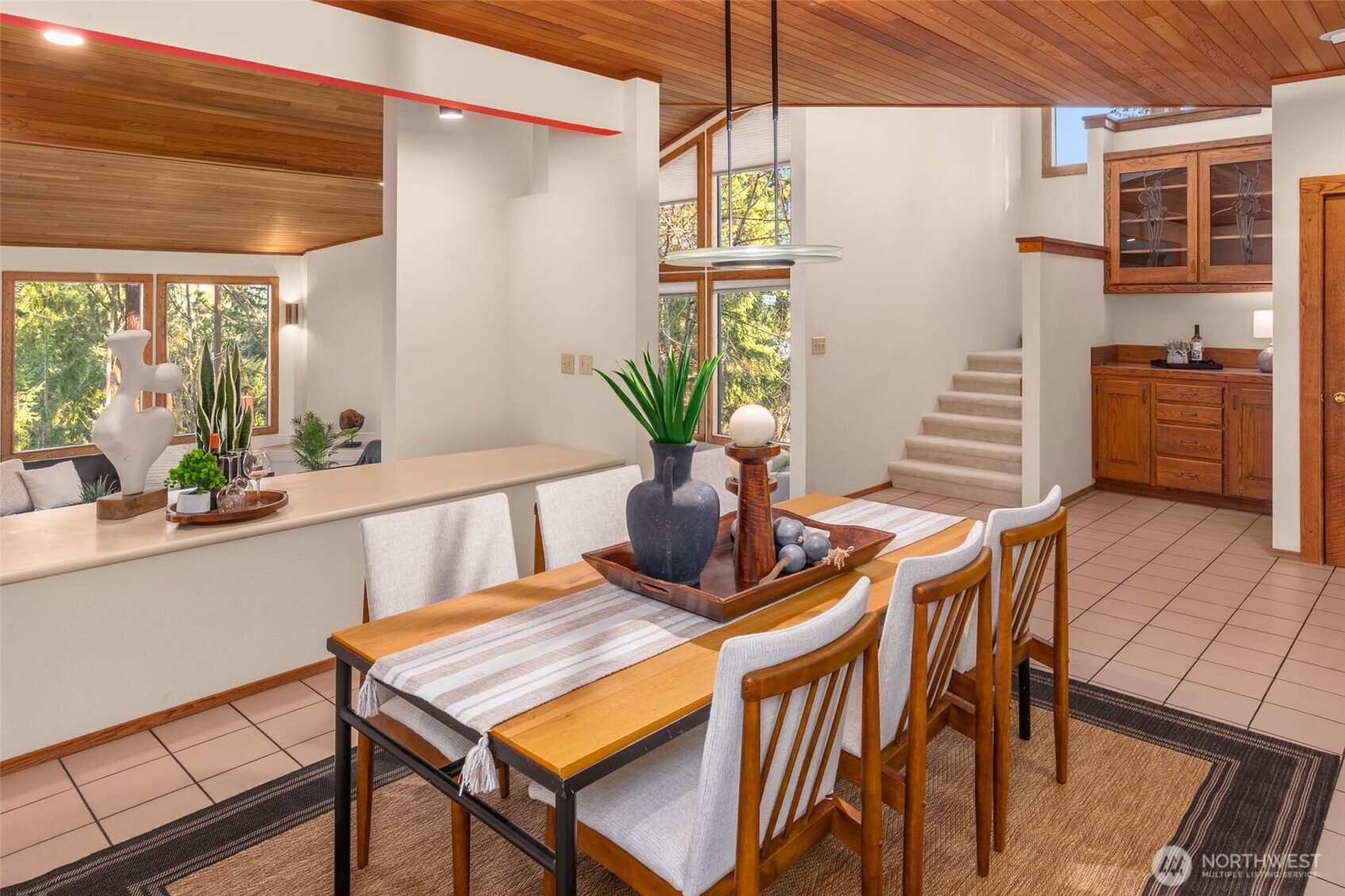 9261 SE 46th Street , Mercer Island, WA 98040