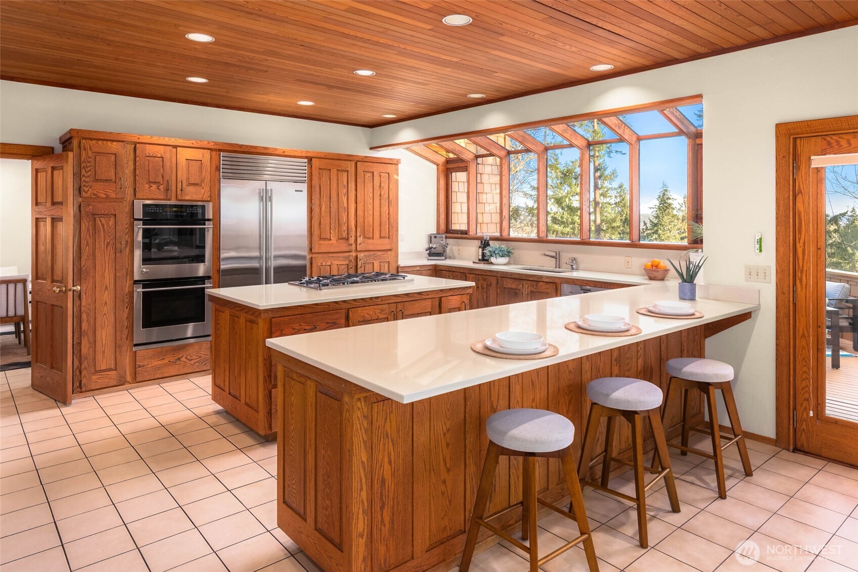 9261 SE 46th Street , Mercer Island, WA 98040