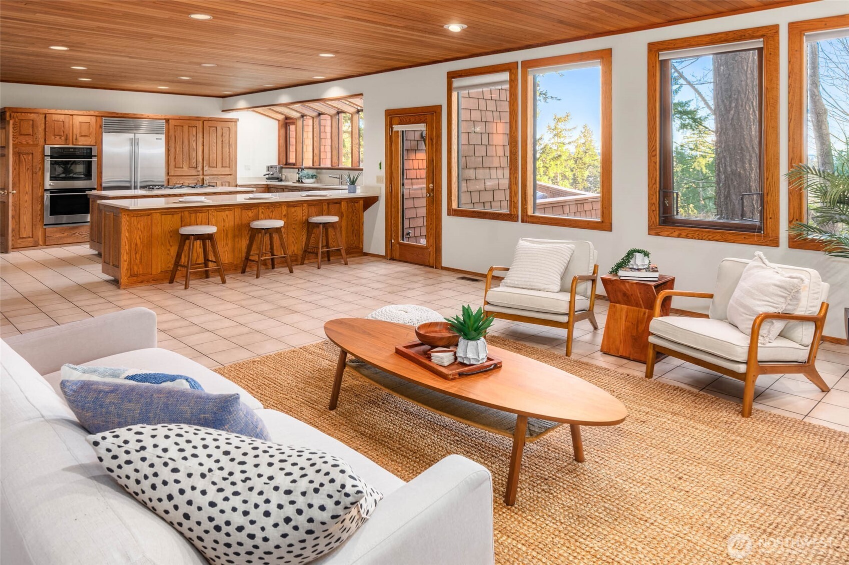 9261 SE 46th Street , Mercer Island, WA 98040