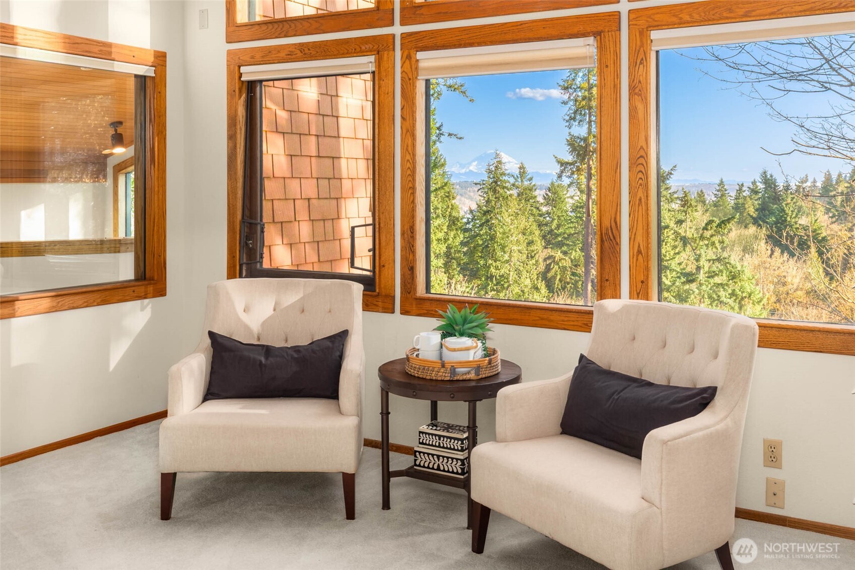 9261 SE 46th Street , Mercer Island, WA 98040