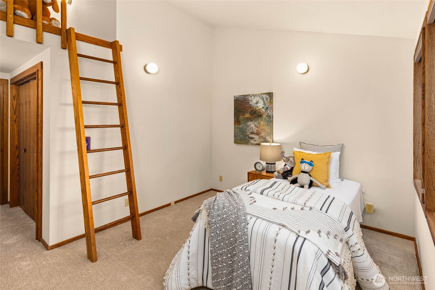 9261 SE 46th Street , Mercer Island, WA 98040