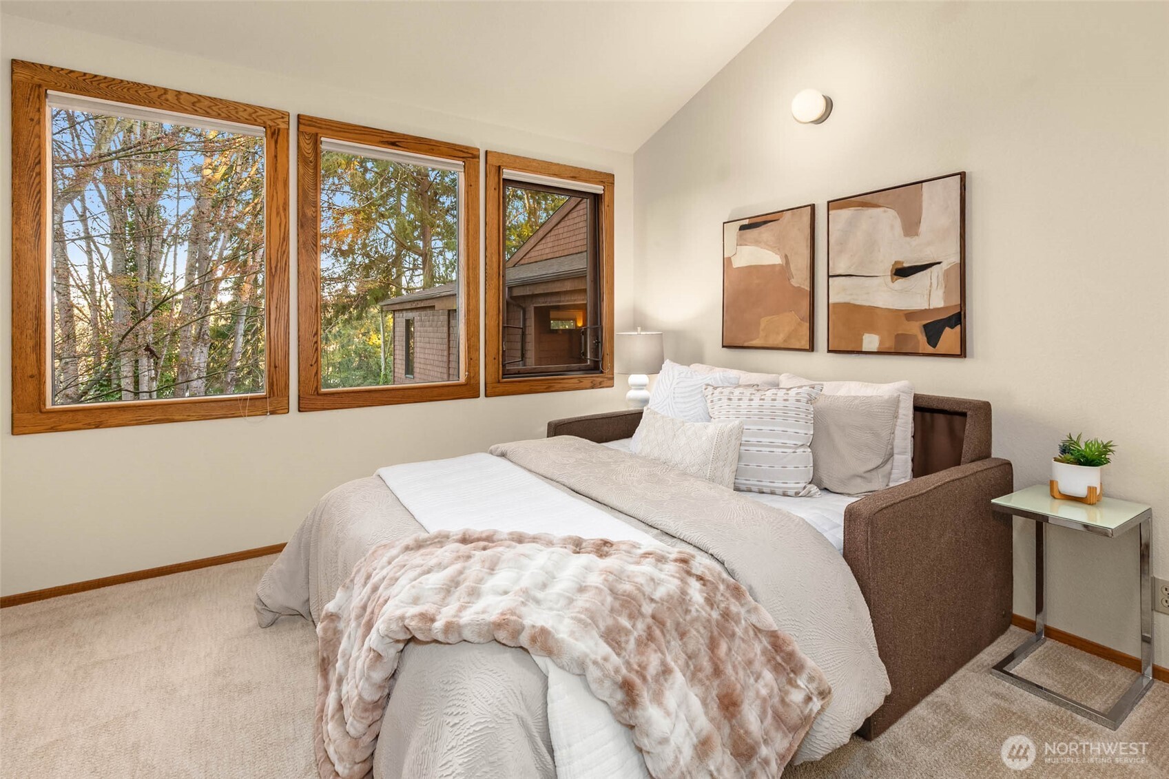 9261 SE 46th Street , Mercer Island, WA 98040