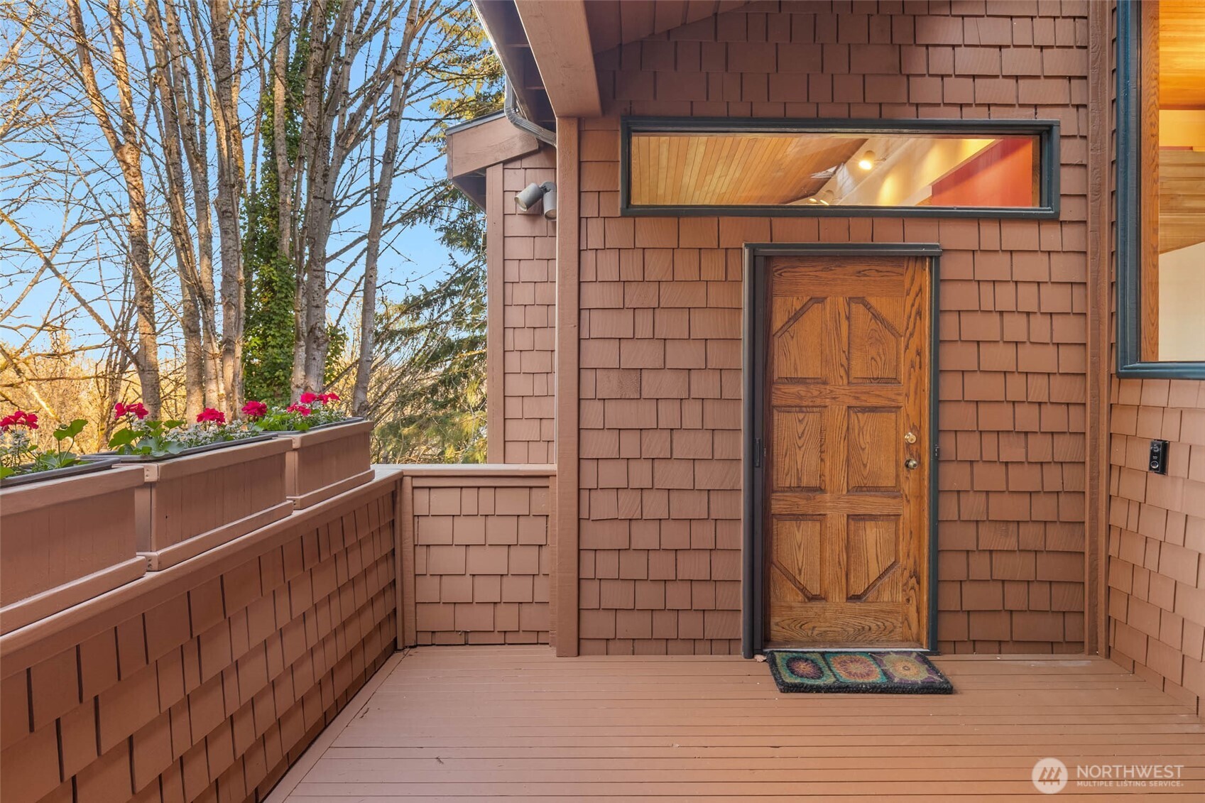 9261 SE 46th Street , Mercer Island, WA 98040