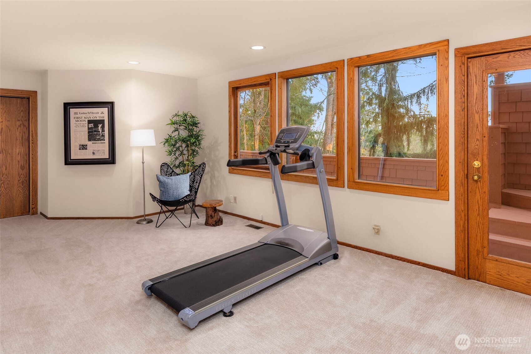 9261 SE 46th Street , Mercer Island, WA 98040