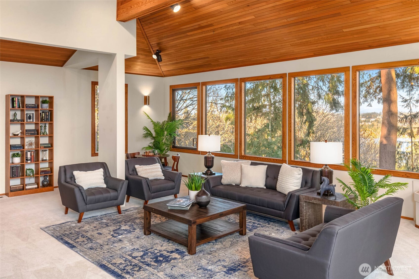 9261 SE 46th Street , Mercer Island, WA 98040