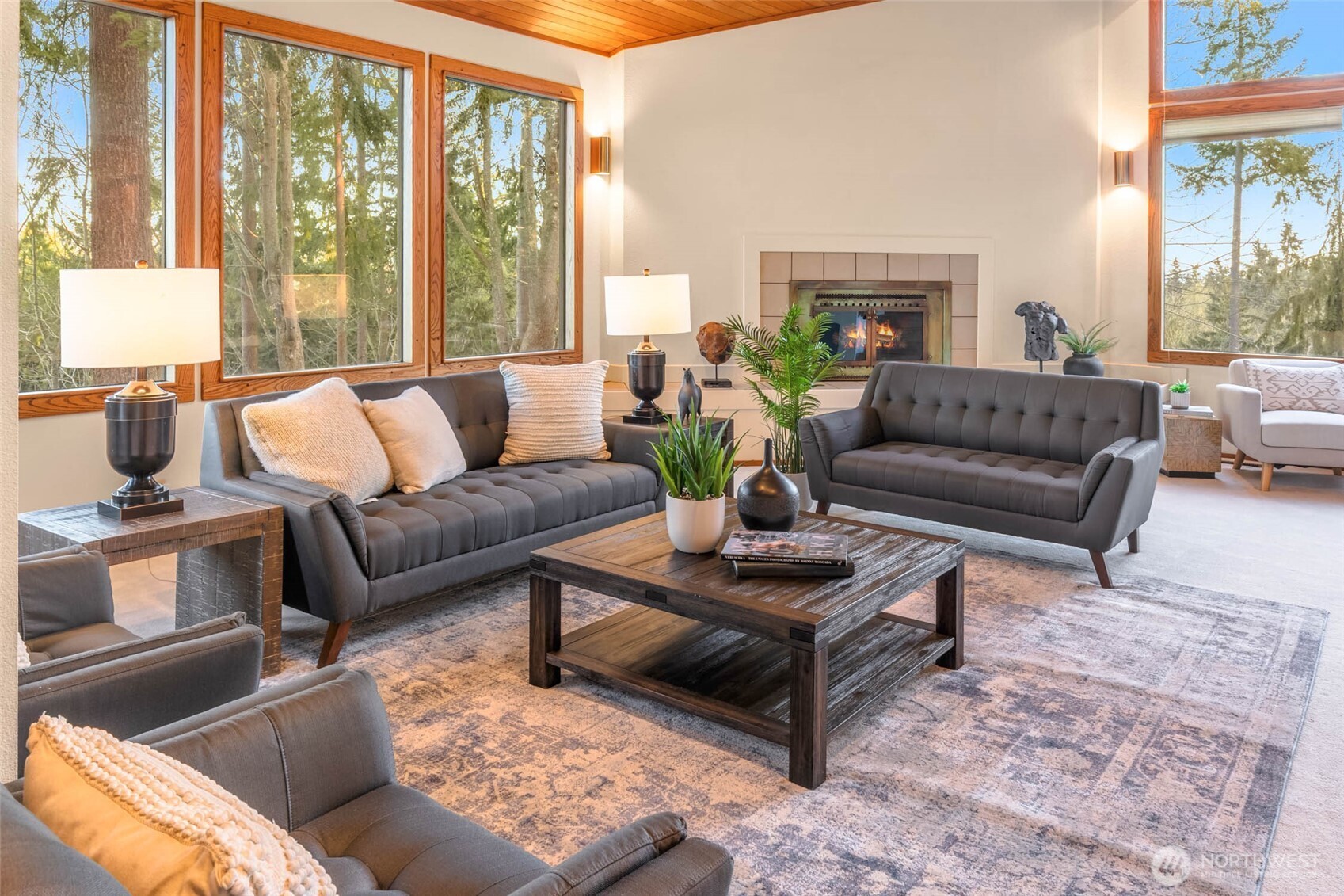 9261 SE 46th Street , Mercer Island, WA 98040