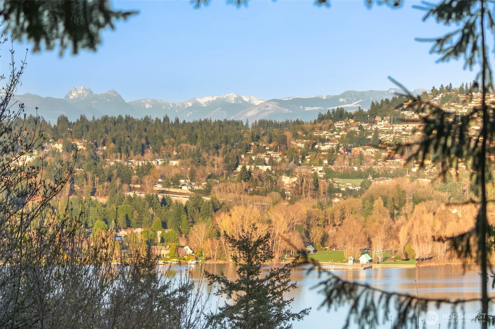 9261 SE 46th Street , Mercer Island, WA 98040