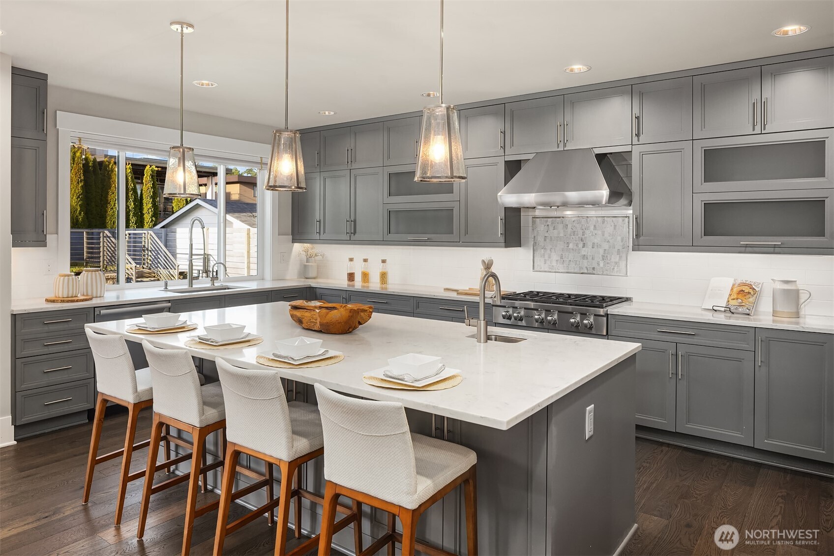 222 8th Avenue , Kirkland, WA 98033
