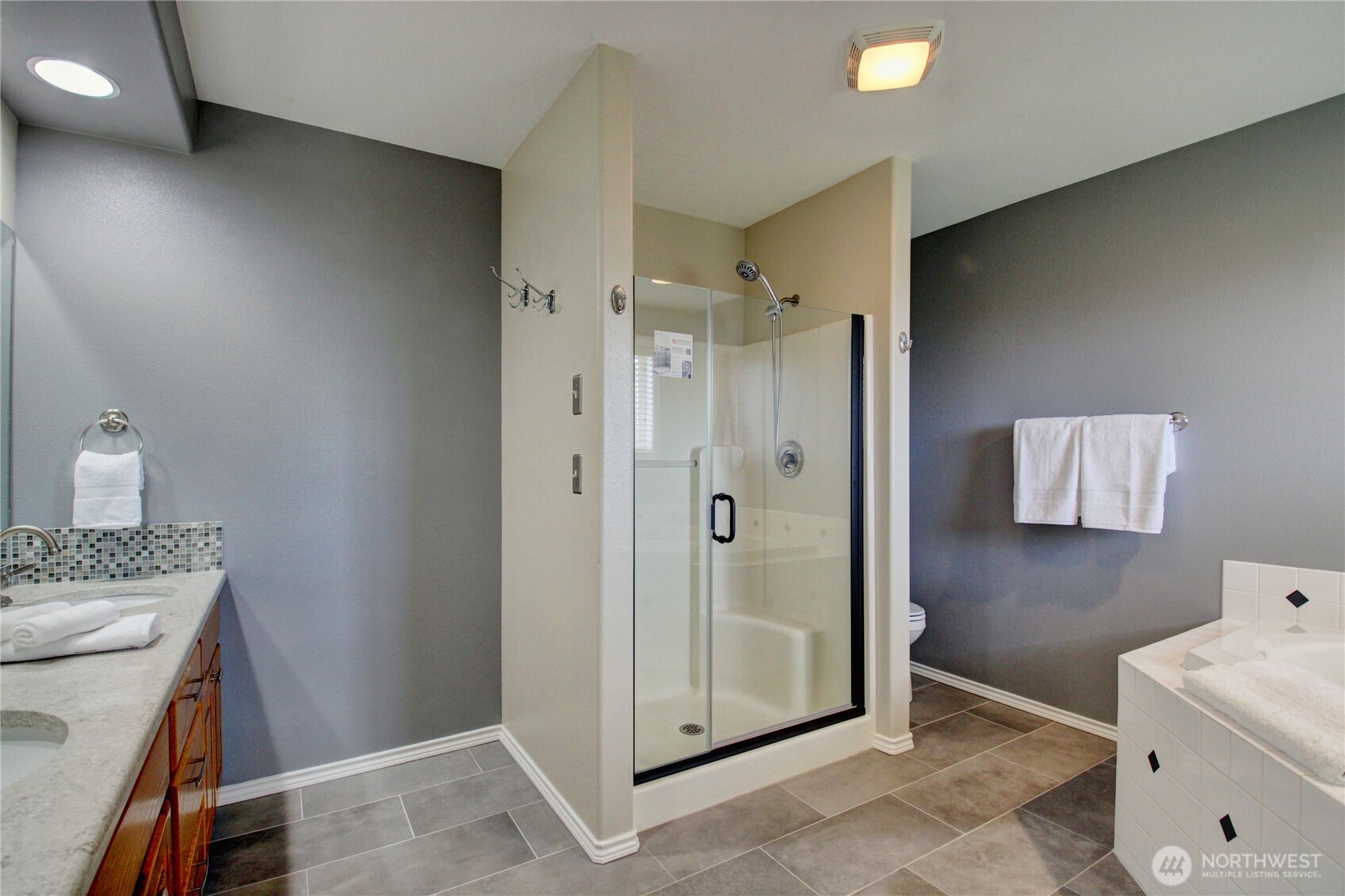 12297 Bayhill Drive , Burlington, WA 98233