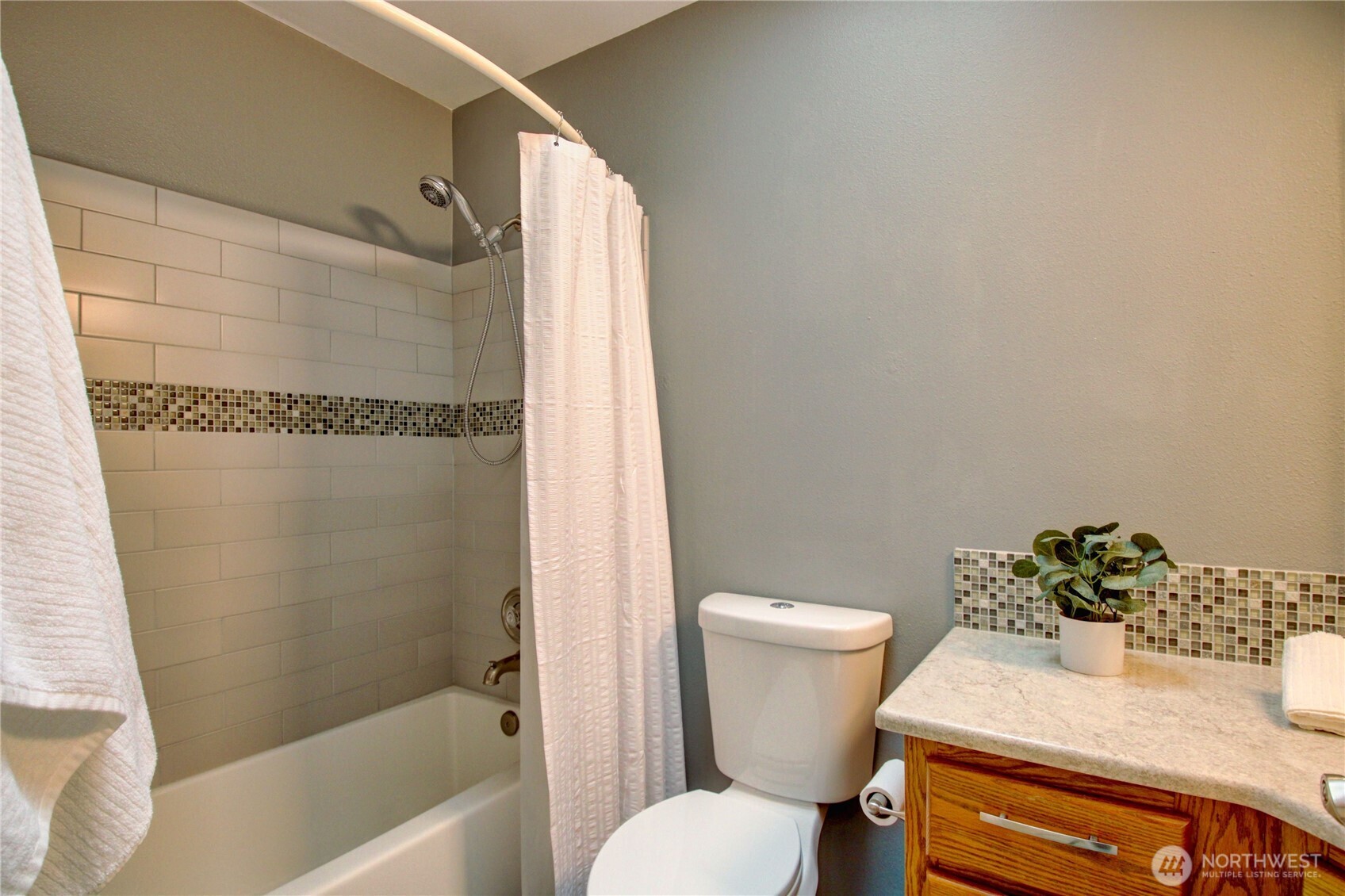 12297 Bayhill Drive , Burlington, WA 98233