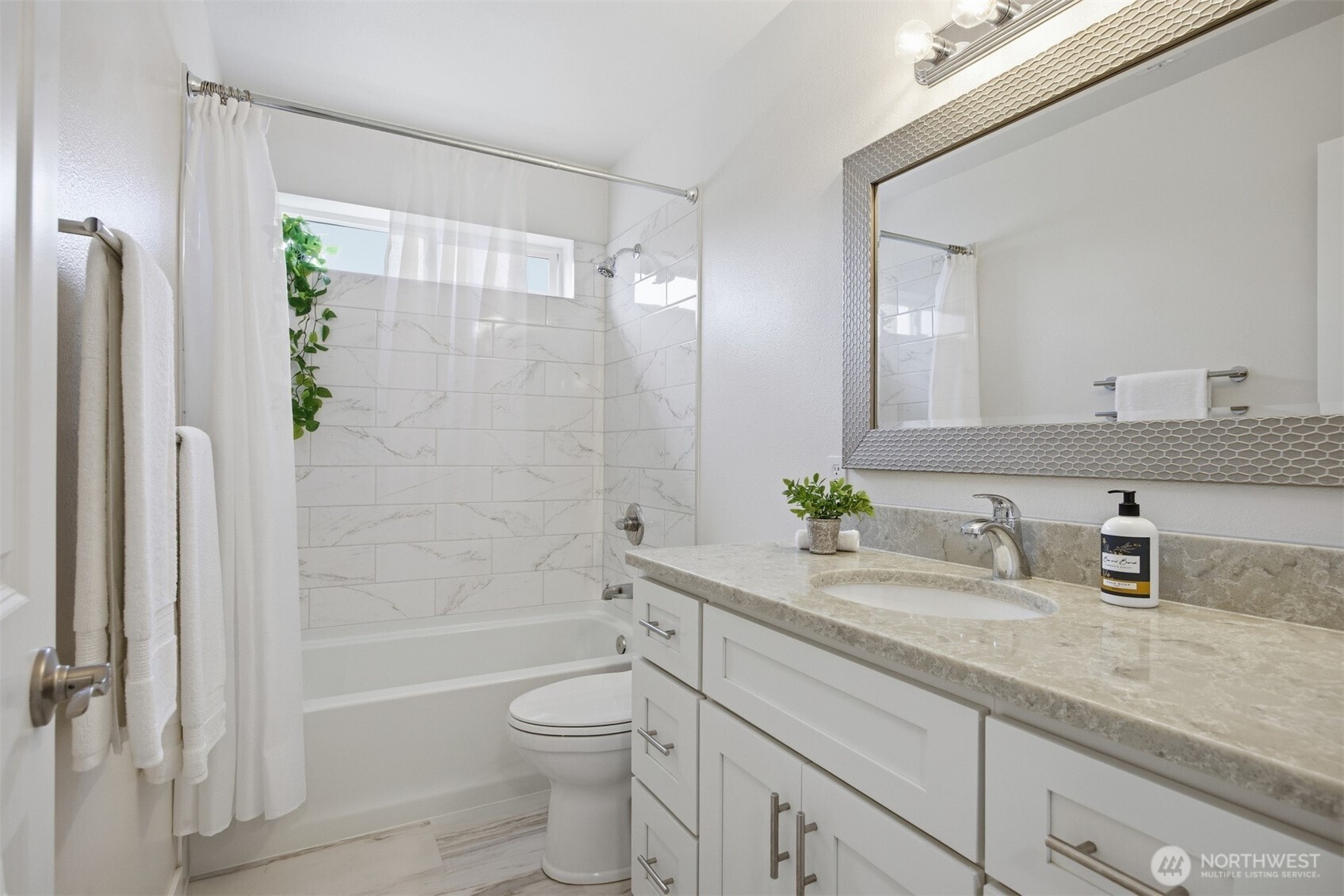 1372 Elm Street , Lynden, WA 98264