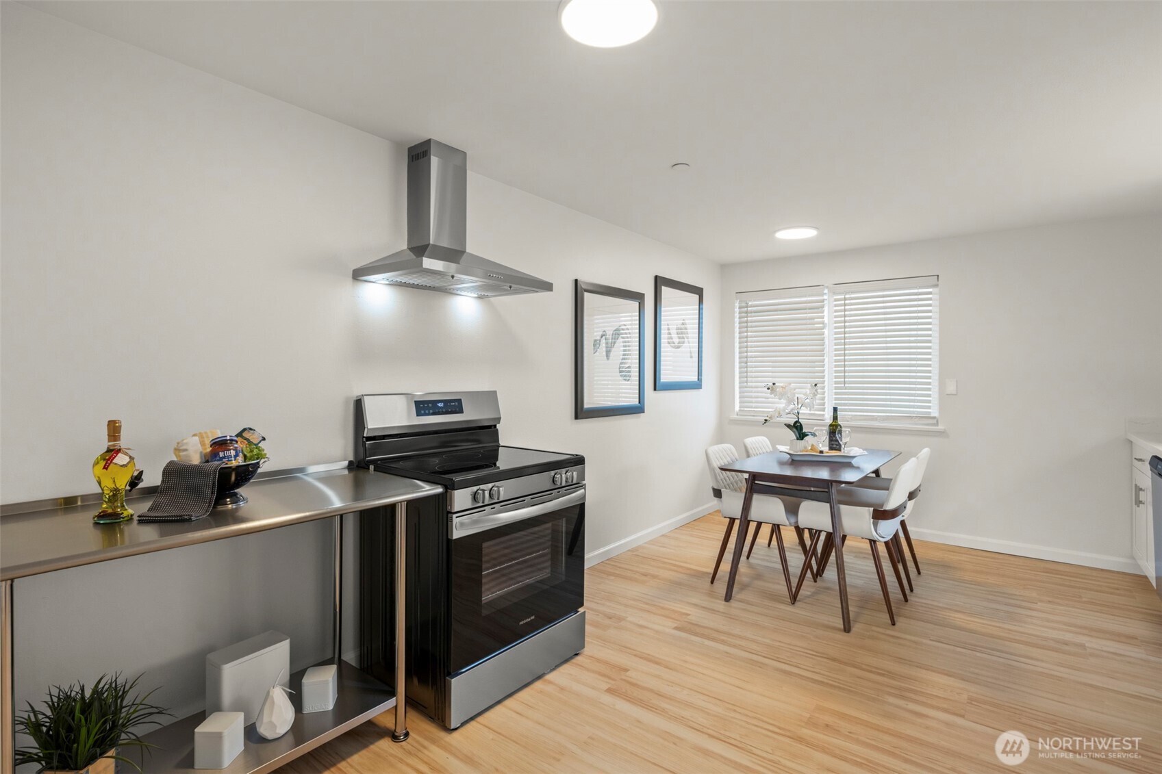 9728 57th Avenue S #A, Seattle, WA 98118