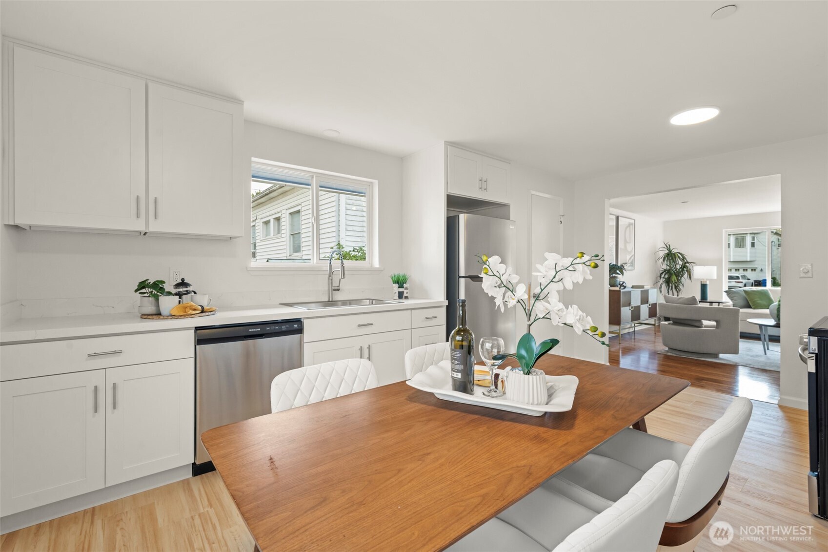 9728 57th Avenue S #A, Seattle, WA 98118