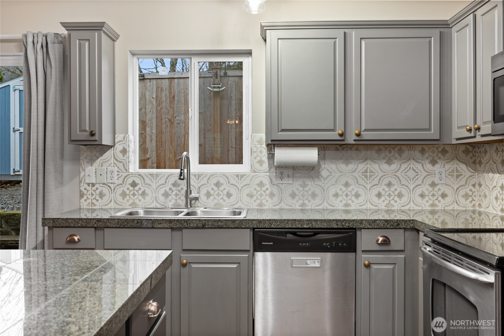 24114 SE 281st Street , Maple Valley, WA 98038