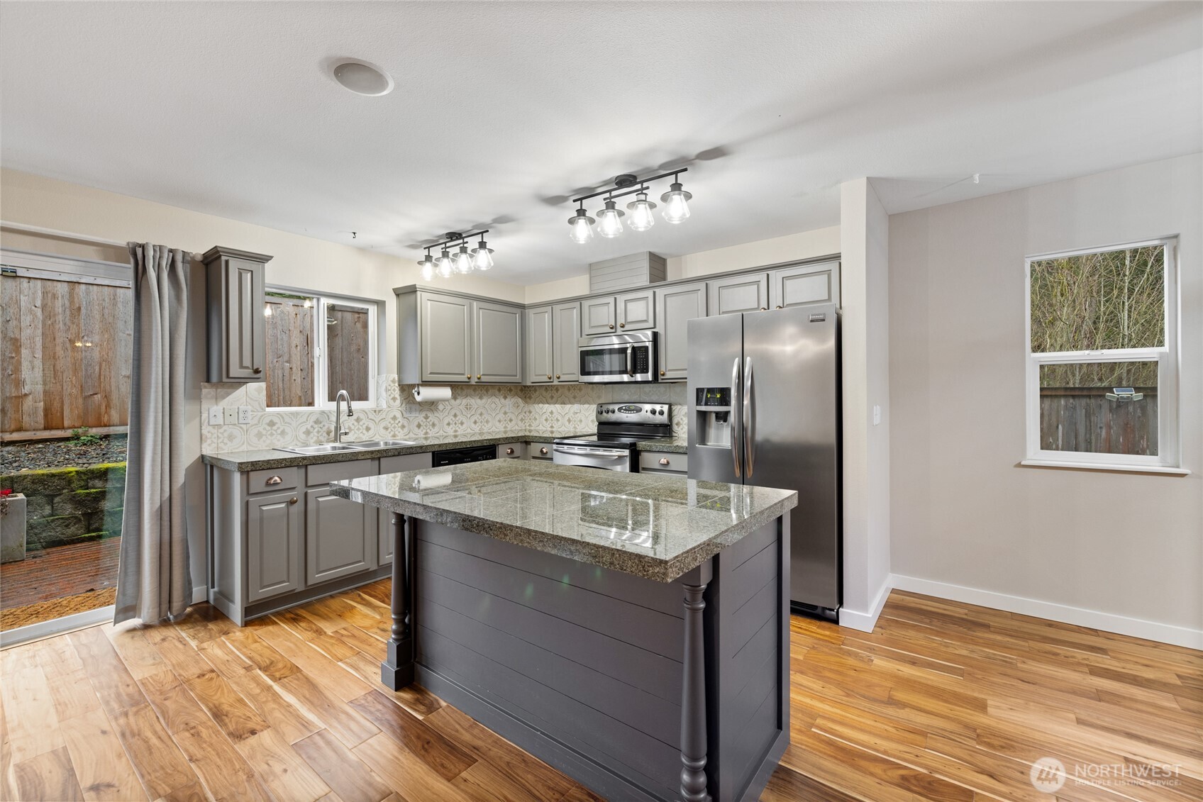 24114 SE 281st Street , Maple Valley, WA 98038