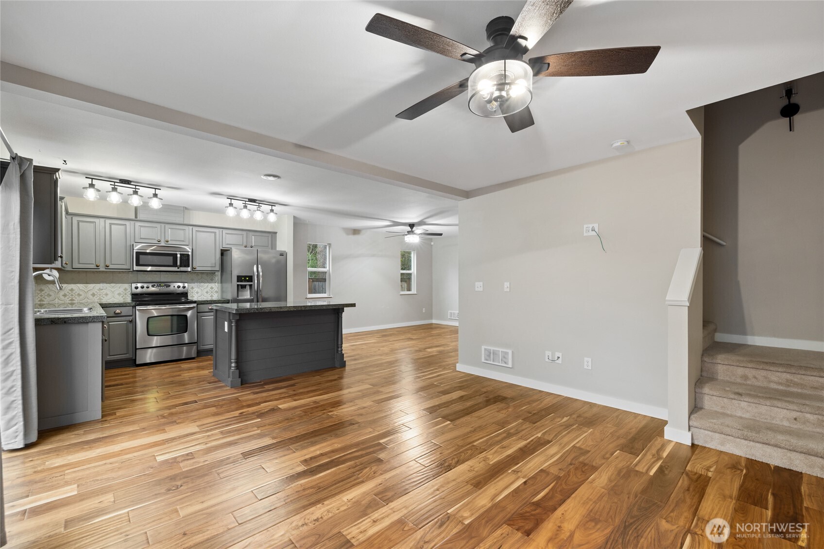 24114 SE 281st Street , Maple Valley, WA 98038