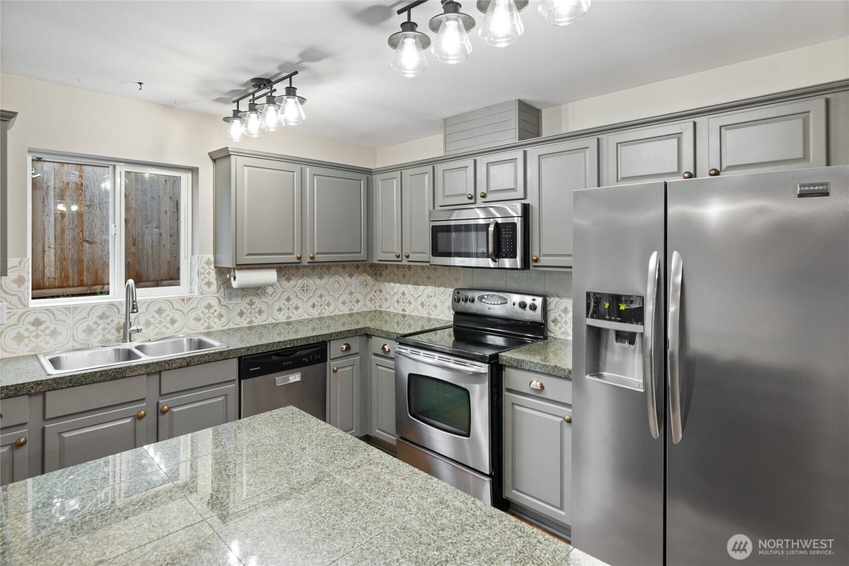 24114 SE 281st Street , Maple Valley, WA 98038