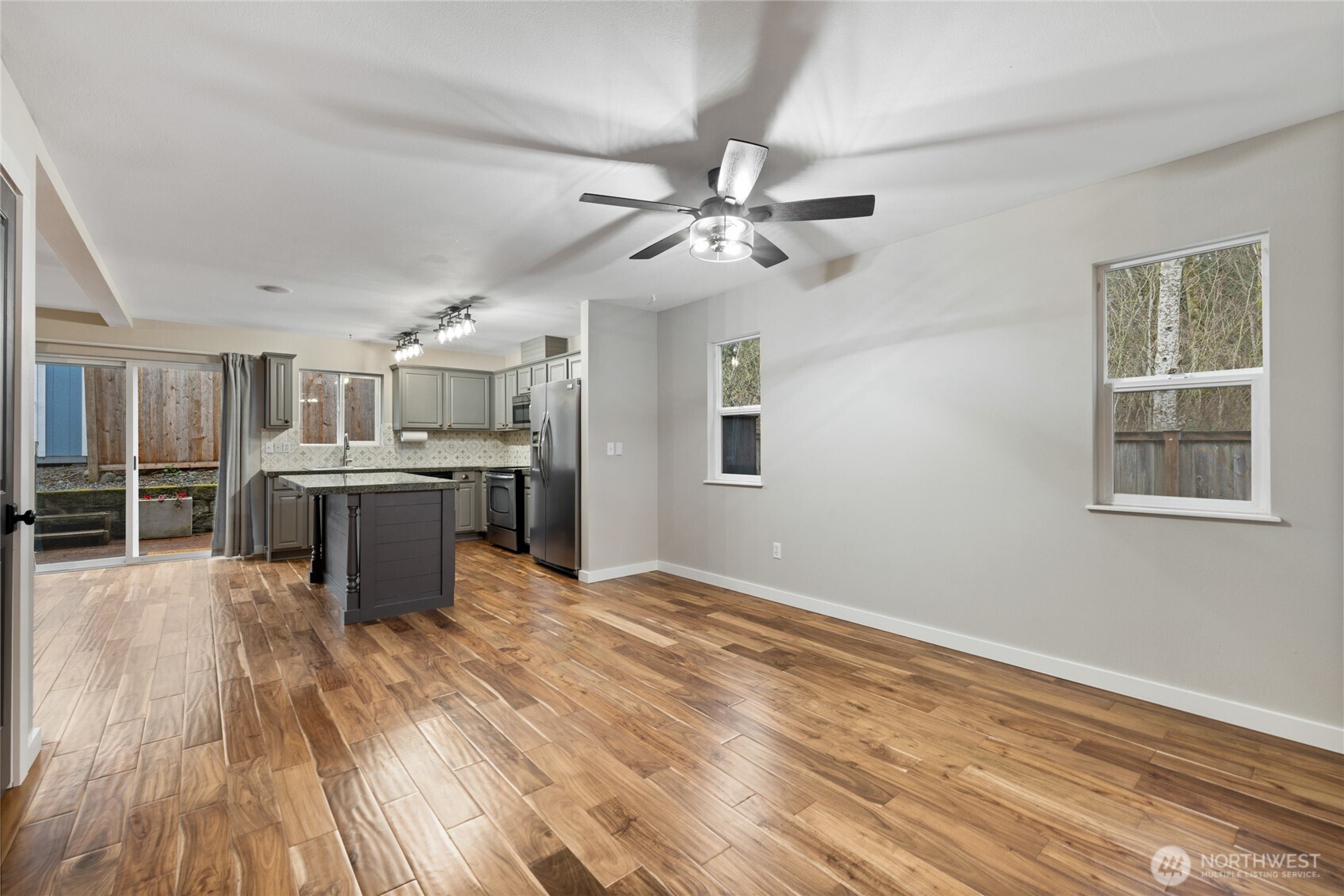 24114 SE 281st Street , Maple Valley, WA 98038