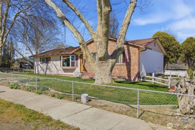 1840 W 11th Avenue , Kennewick, WA 99337 - Photo 2