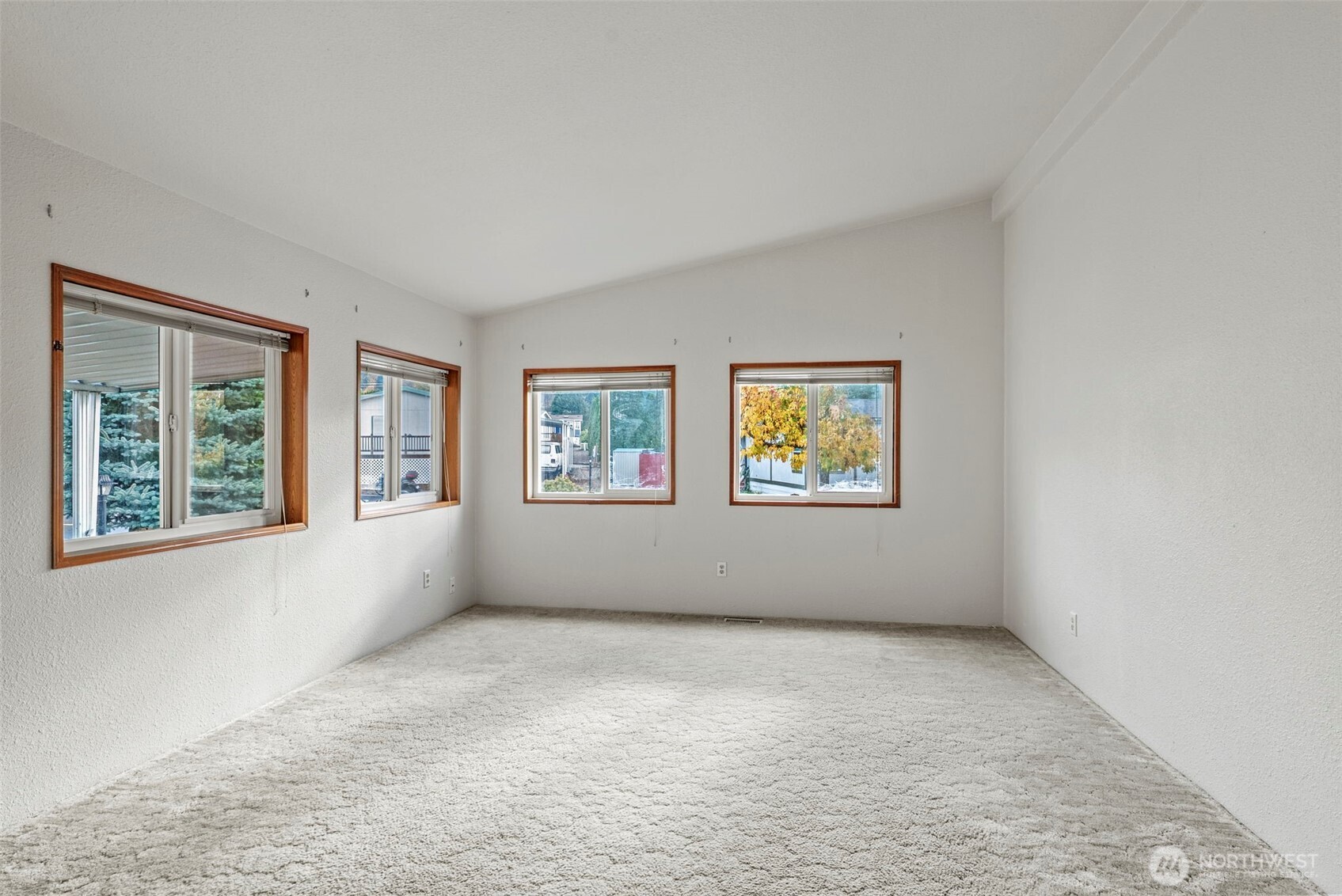 5400 Meeker Drive #104, Kalama, WA 98625