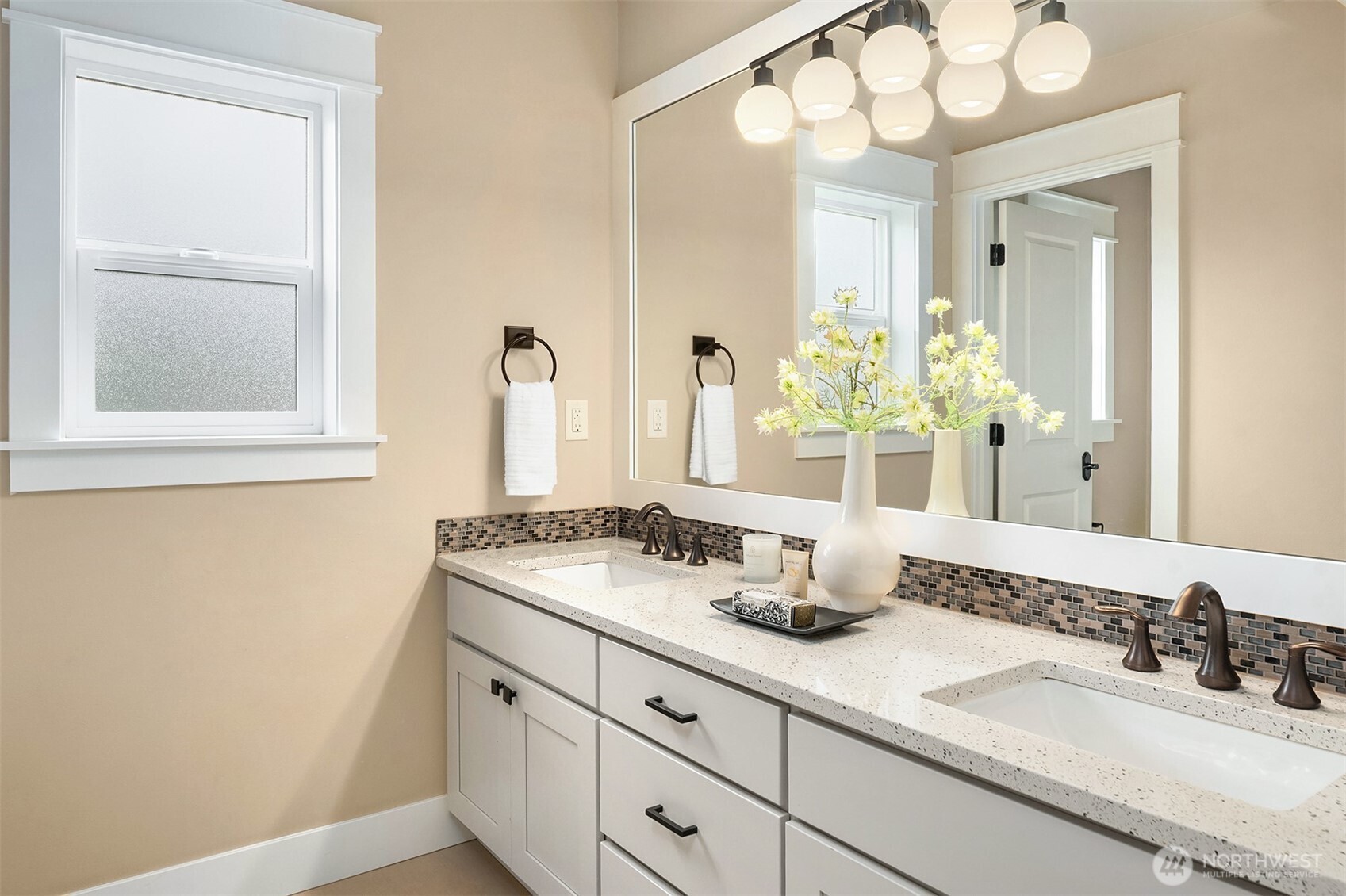 632 SW 185th Street , Normandy Park, WA 98166